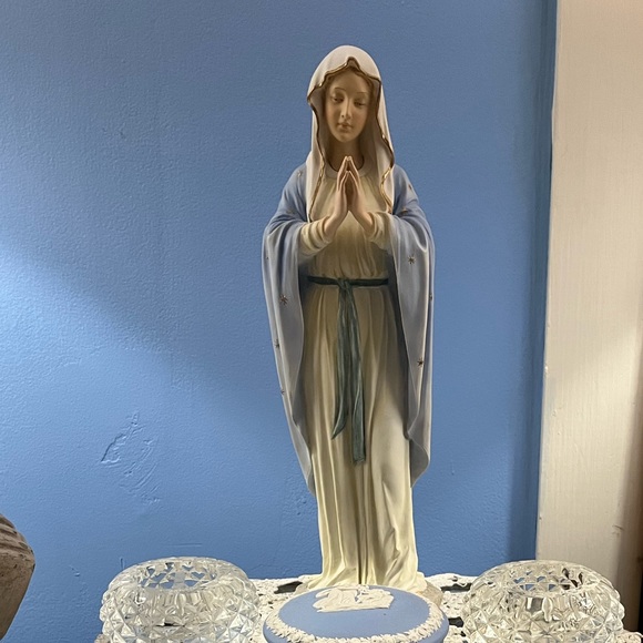 ✨ Blessed Virgin Mary by Veronese Design 🙏🏻 Holy Journey Religious Statue 🙏🏻 - Picture 3 of 16